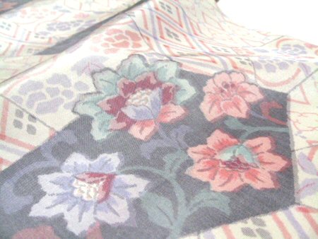銘仙 着物 反物 幾何学模様に鉄線花、牡丹 No.262 画像3